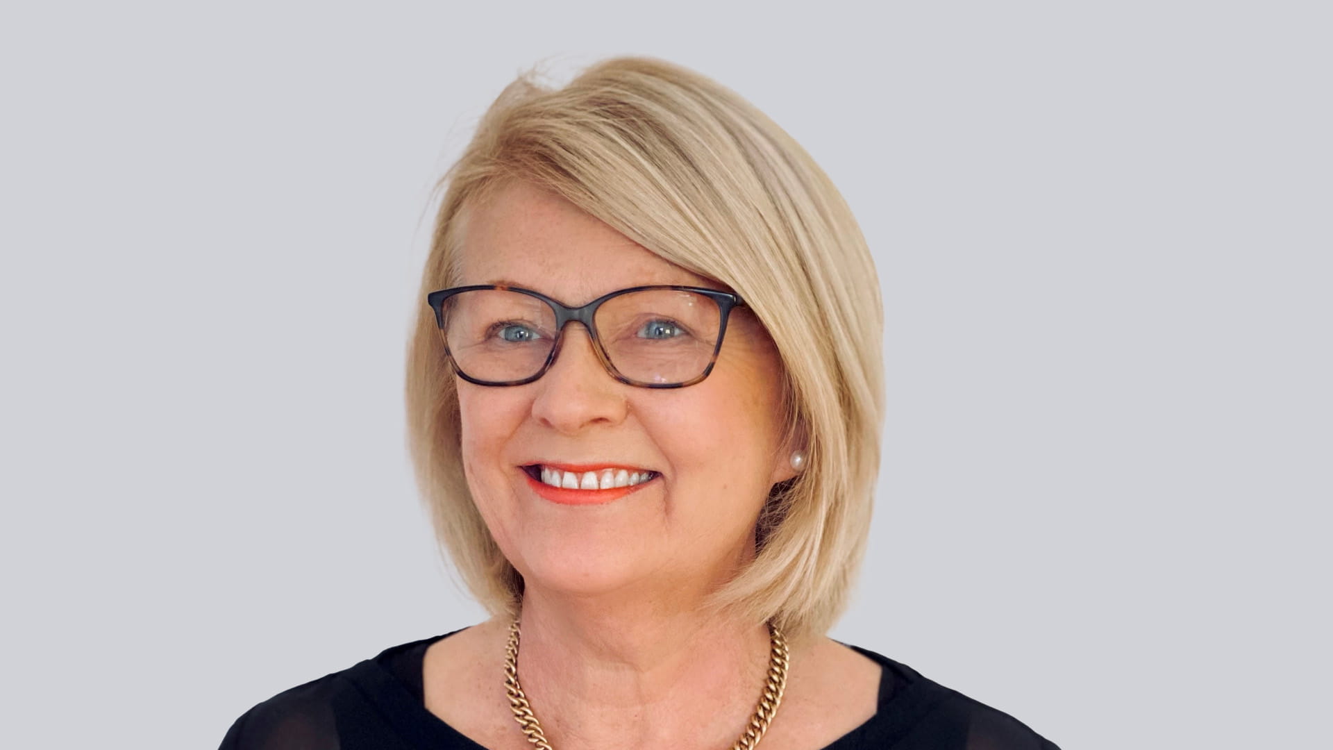 Headshot of Ms Juliet Brown